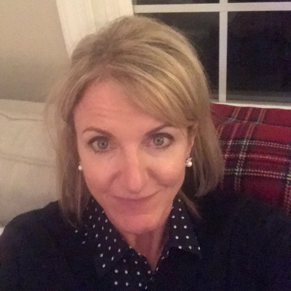 Meet your Posher, Carolyn - Picture 2 of 2